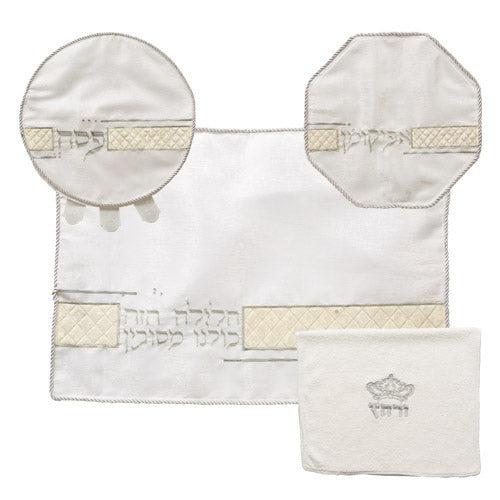 סט פסח ברוקט 4 חלקים הכולל כרית הסבה, כיסוי פסח, אפיקומן, מגבת אריזת פיויסי