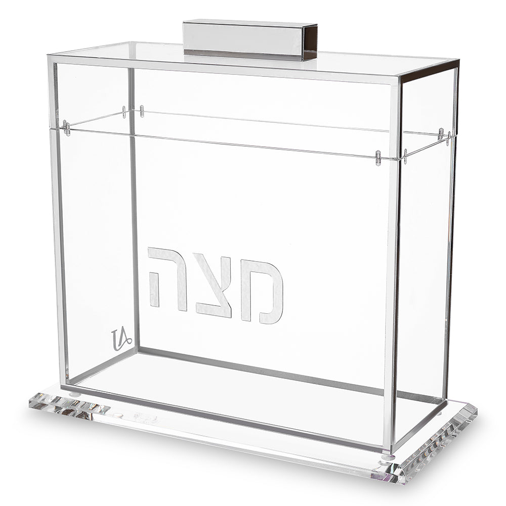 מתקן למצות שקוף מעוצב עם כיתוב "מצה"